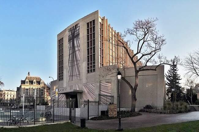 2. Церковь Saint-Jacques-le-Majeur в Монруже (Франция)