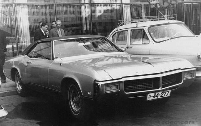 Советский ценитель автомобилей