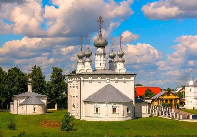 5. Петропавловская и Никольская церкви в Суздале