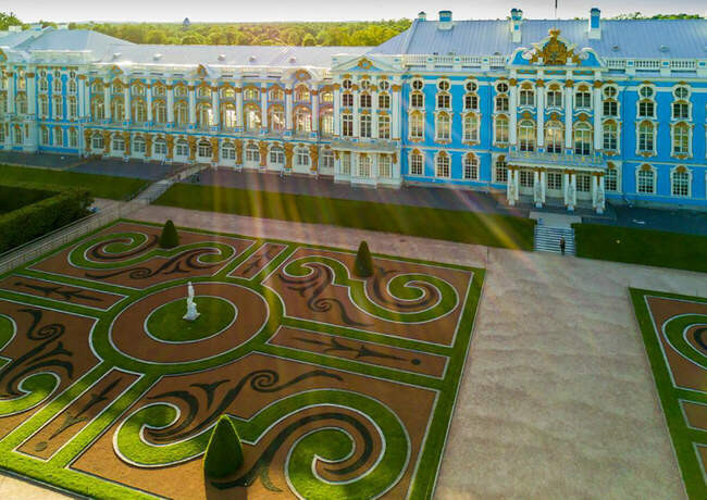 2. Стал шедевром барокко при дочери Петра I