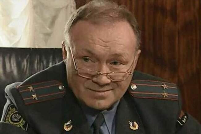 От начальника райотдела милиции до бомжа, от «Мухомора» до монаха
