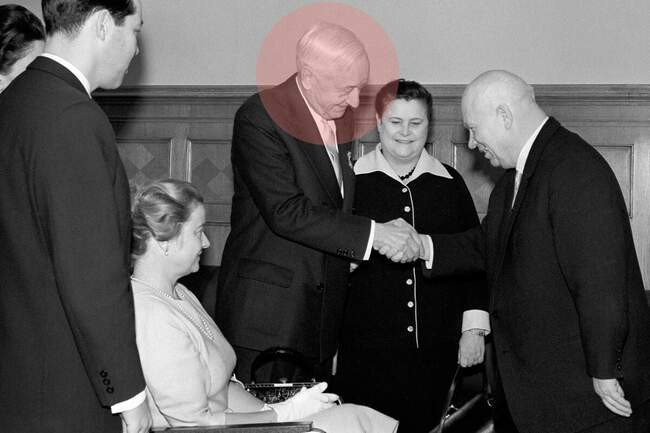 5. Сайрус Итон в 1960 году