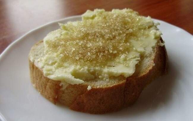 2. Хлеб с маслом