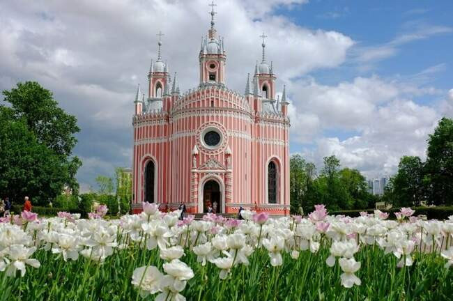 Провинциальные версии Чесменской церкви в Петербурге