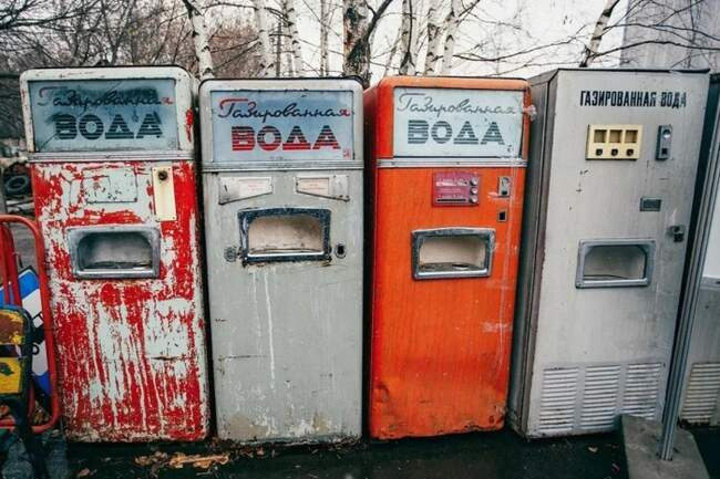Как граждане умудрялись пить газировку бесплатно и сдача в металлолом в 90 годы