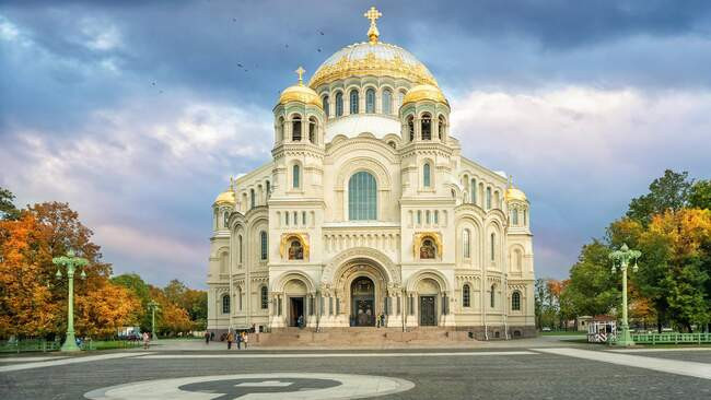 1. Главная крепость и чугунная мостовая