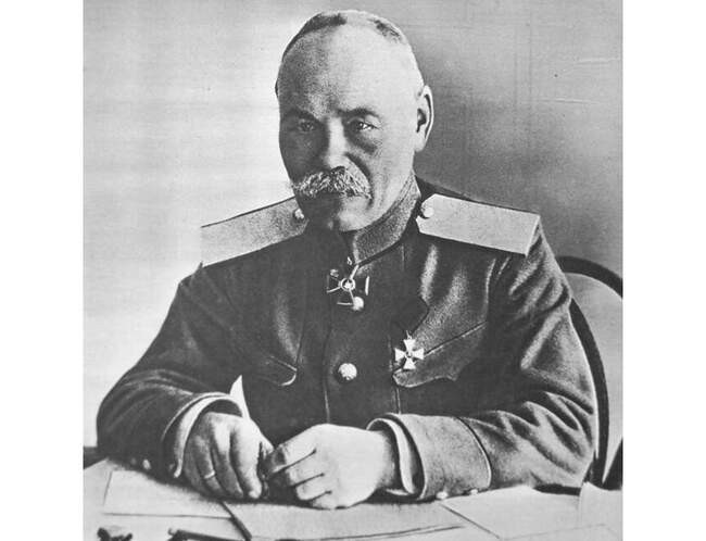 1. Михаил Алексеев