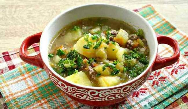 Мяса нет, но есть тушенка, а также пельмешки с уксусом