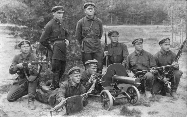 Когда и как армия стала «Советской»?