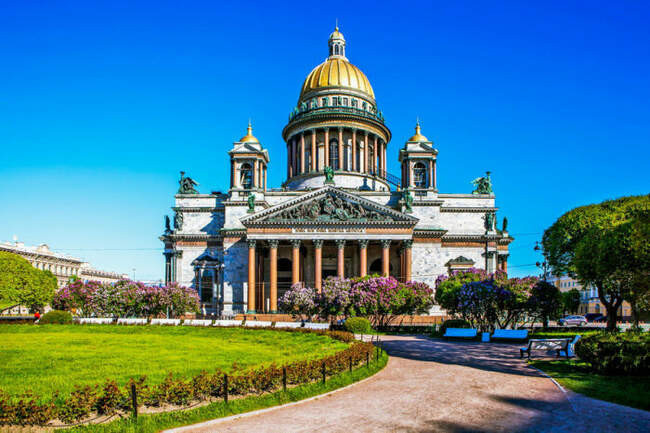 3. Исаакиевский собор в Санкт-Петербурге (Россия)