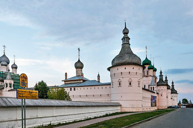 Почему Ростовский кремль - не кремль