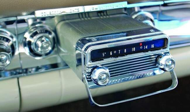 5. Портативное радио Oldsmobile