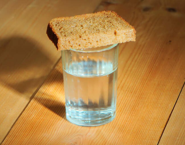 Пьют ли водку на поминках?