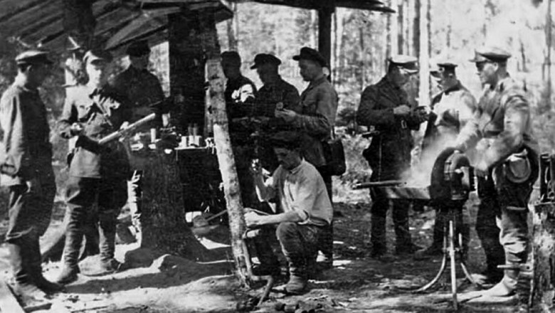 С каким оружием партизаны шли в бой?