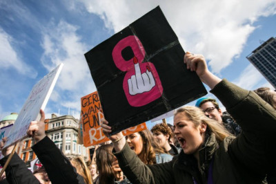 Мифы и фейки, которые окутывают сегодня такие праздники, как 8 марта, День Всех Влюбленных и Новый Год