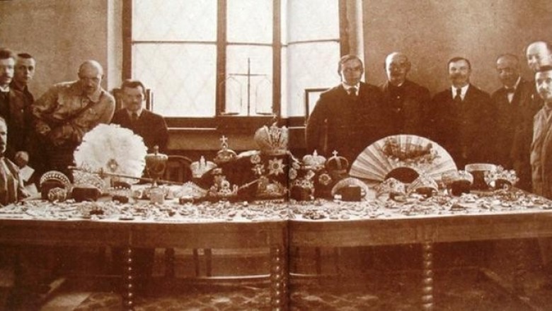 Как большевики царскими драгоценностями торговали