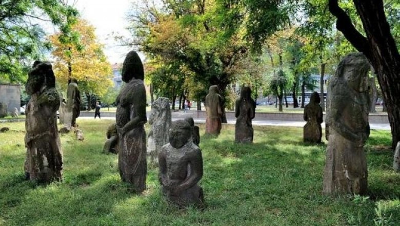 Днепропетровске «каменные бабы»: о таинственных столбах-исполинах древних половцев