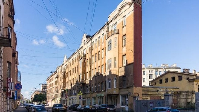 Путеводитель по невероятно узким домам в мире, которые как будто бросают своеобразный вызов гравитации