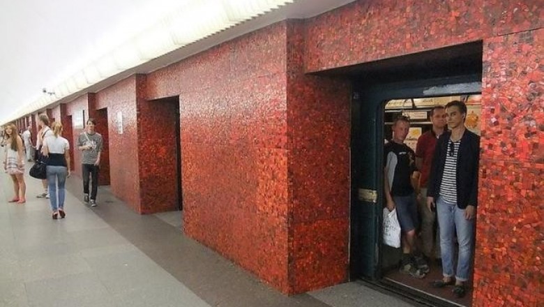 «Станции закрытого типа»: зачем в ленинградском метрополитене строили станции с дверьми на платформе?