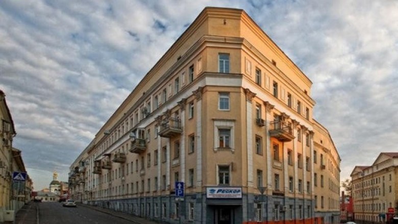 Знаменитые московские дома-утюги и их истории