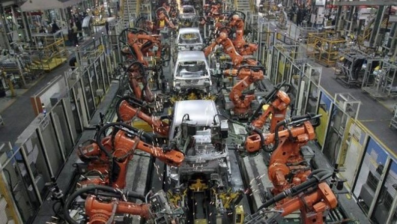 Роботы лишают человека работы и к 2025 году они займут более половины наших рабочих мест