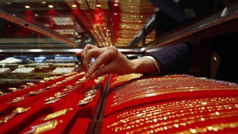 В китайских магазинах набирает популярность розыгрыш с кражей драгоценностей