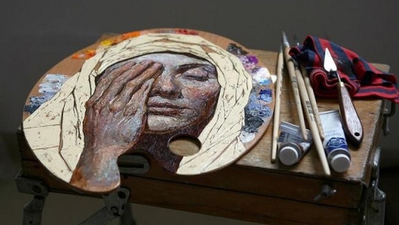 Художница Дина Бродски рисует на палитрах очаровательные скетчбуки и миниатюры