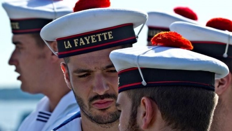 Зачем французским морякам на бескозырке красный помпон