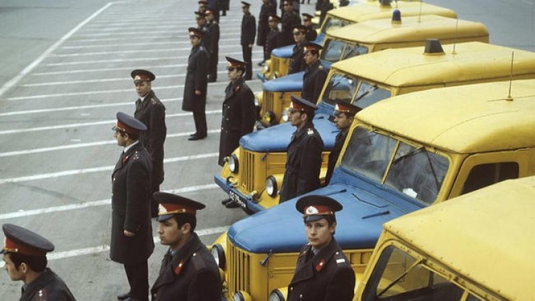 Почему в Советском Союзе милицейские автомобили были желтого цвета