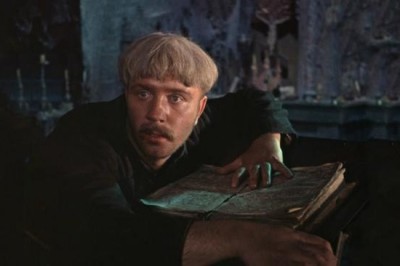 Почему нарисованный мелом круг должен был защитить Хому Брута из гоголевского «Вия» от зла