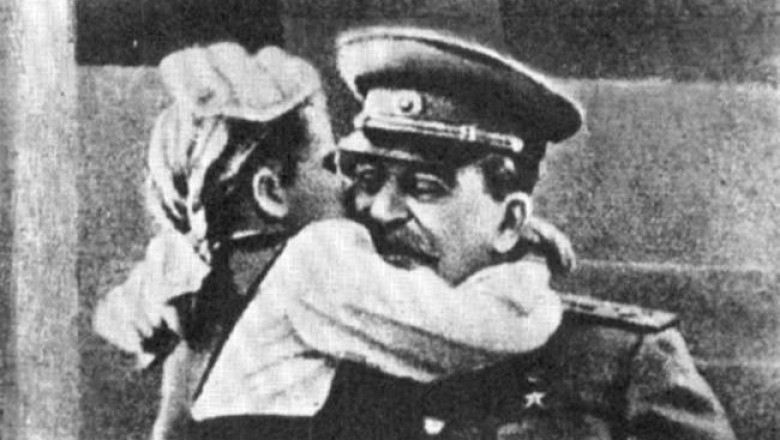 Как сложилась судьба школьницы Веры Кондаковой, поцеловавшей Сталина