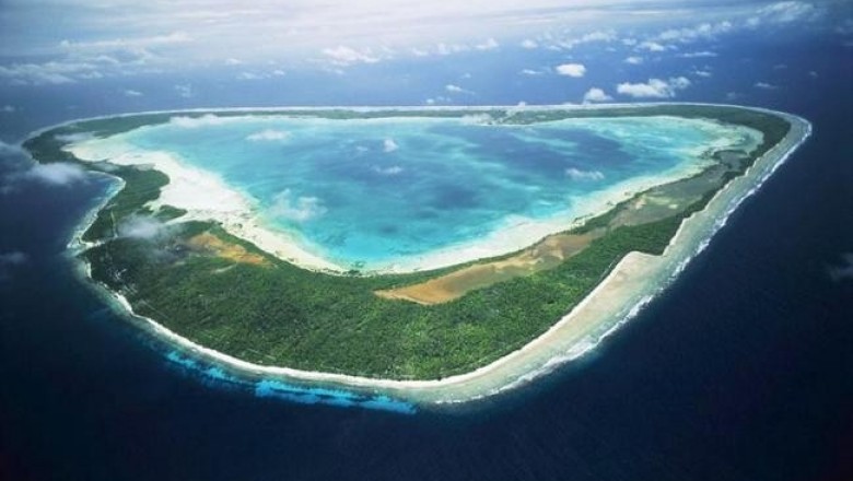 Кирибати: миниатюрная страна, расположенная сразу в четырех полушариях
