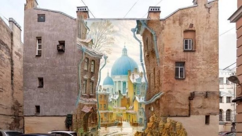 «Urban-Фреска»: в Санкт-Петербурге появились уличные фрески с копиями Боттичелли и Никаса Сафронова
