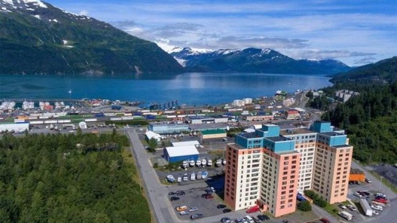 Уиттиер: американский городок, в котором все население живет под одной крышей