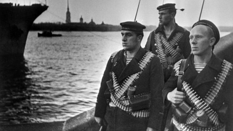 Зачем «закутывали» себя в пулеметные ленты революционные матросы: понты или необходимость?