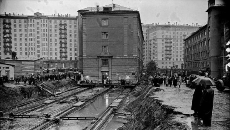 Как, куда и почему передвигали здания в Москве