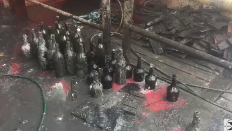 900 бутылок редчайшего коньяка и ликера были подняты со дна Балтийского моря