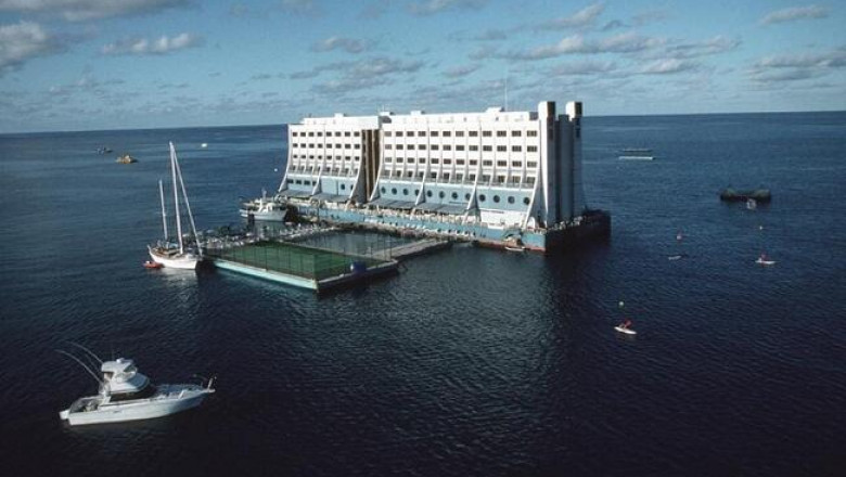 «Floating Hotel»: как первый в мире плавучий отель из Австралии оказался в КНДР, и почему не завидна его участь
