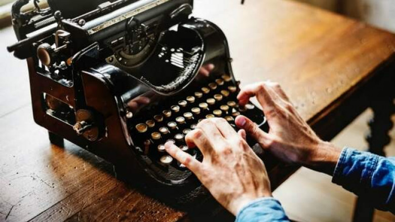 5 несуществующих писателей и их книги