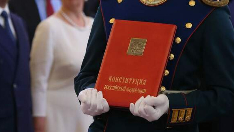 Как принимали Конституцию России в 93-м