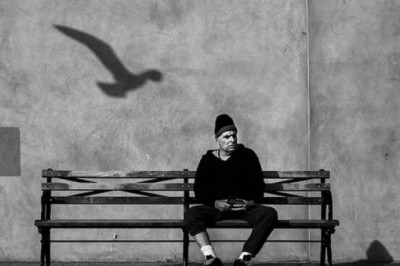 Уличные снимки со смыслом Йенса Крауэра: почему фотографа называют «невидимкой»?