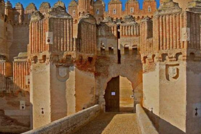 Замок Кока: неприступная крепость, которая кажется игрушкой