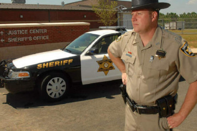 Почему американский шериф не полицейский и как им стать