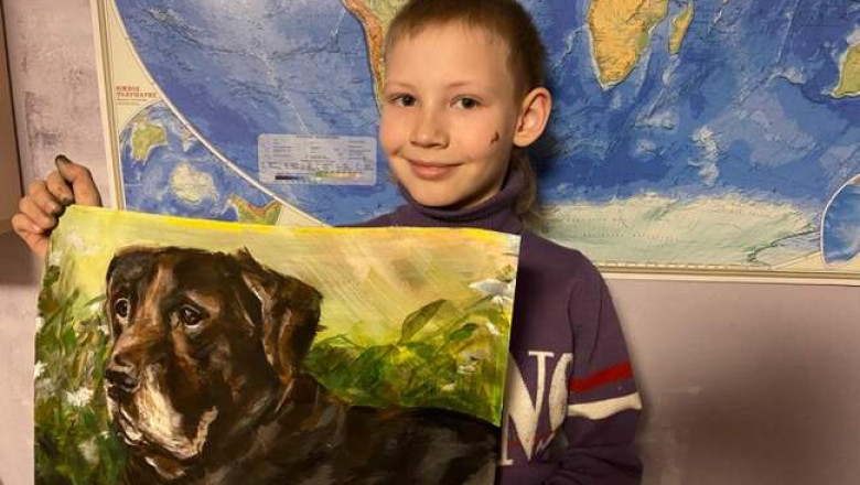 10-летний художник из Арзамаса рисует на заказ портреты кошек и собак и помогает уличным животным