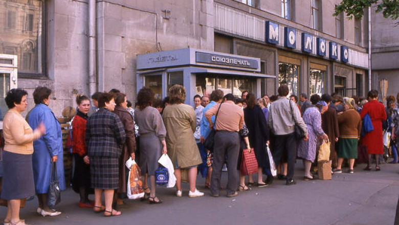 Продуктовый дефицит в СССР, или Как советский гражданин в очередях стоял