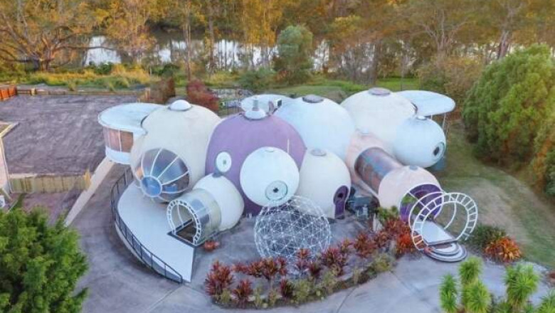 Жить в Bubble house: как выглядит изнутри причудливый дом из бетонных шаров