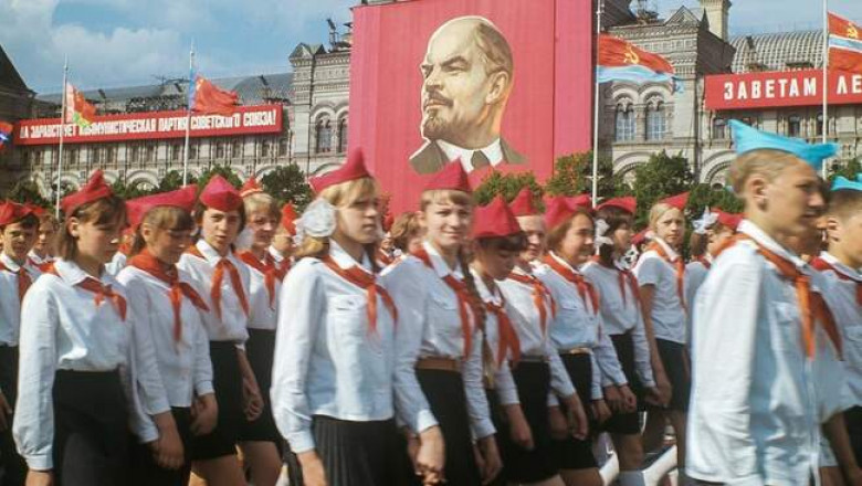 Фарцовка, дефицит и диссидент: 17 главных слов о Советском Союзе