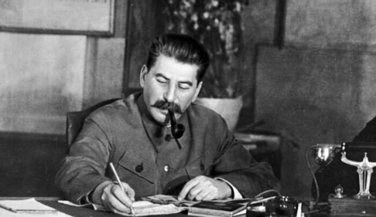 Зачем Иосиф Сталин на заседаниях садился на собственный доклад, и за что был благодарен архитектору Мержанову