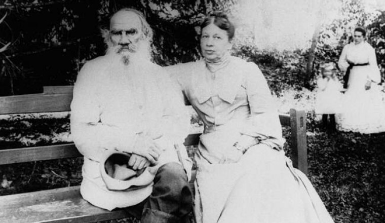 Записки неидеальной жены: о чем писала в своих дневниках Софья Толстая