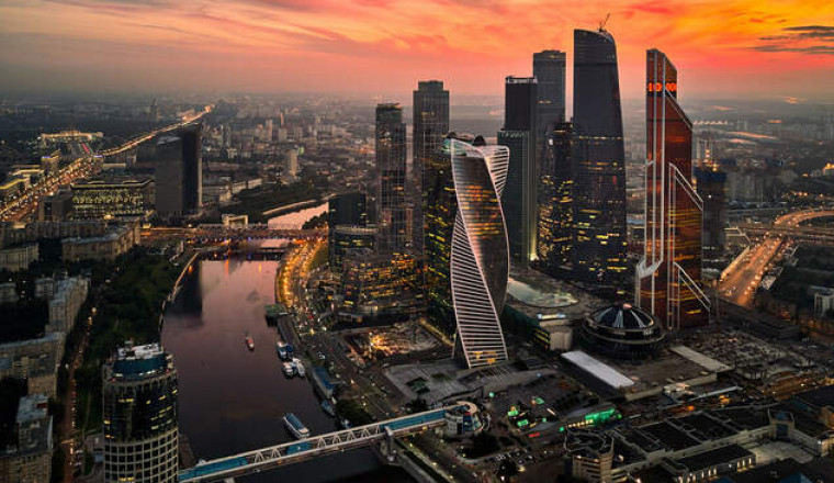 «Не резиновая» и «Понаеховск»: как еще называют Москву?